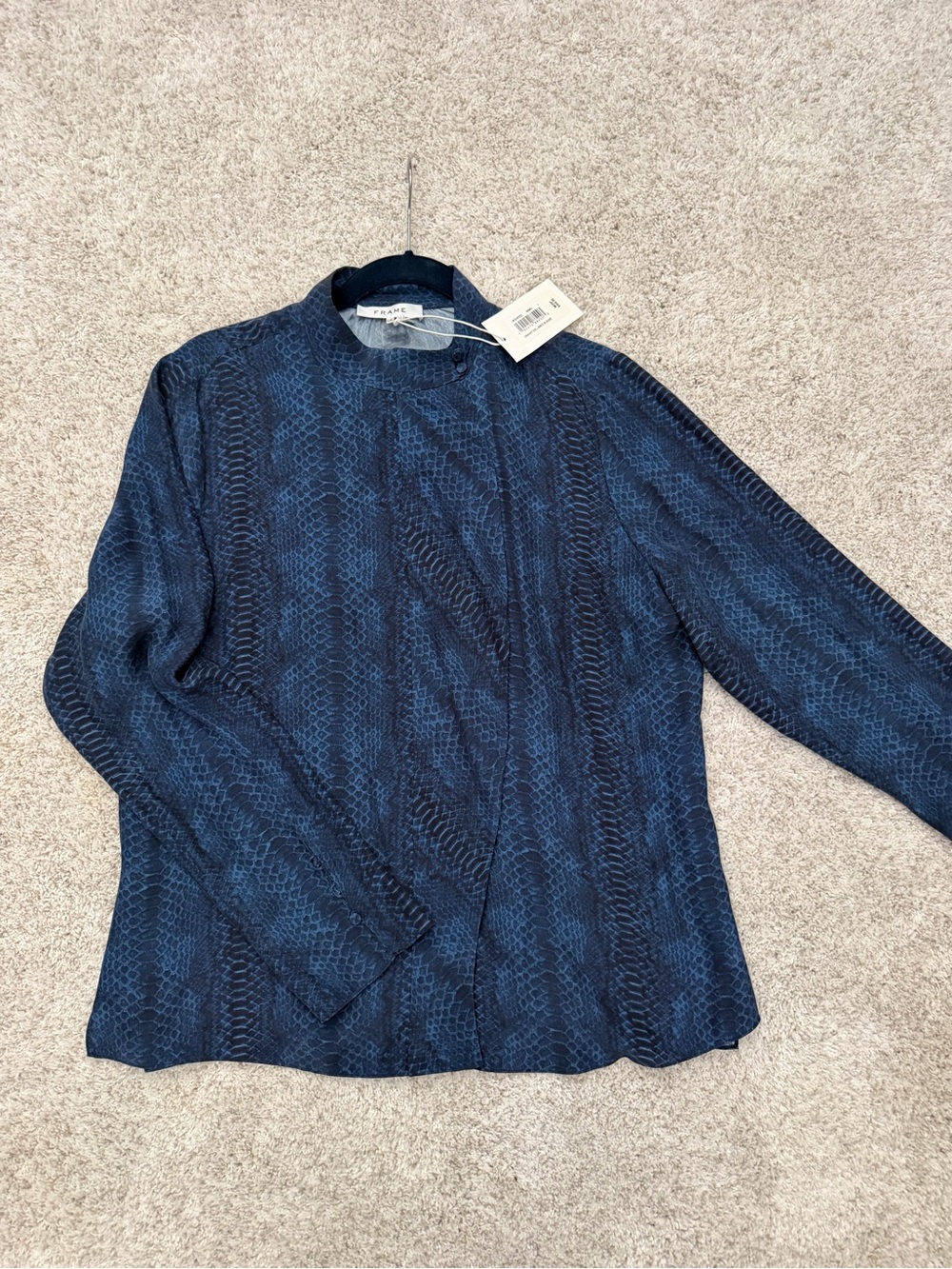 NWT FRAME Cravat Collared Blouse Navy Snake Print L $358